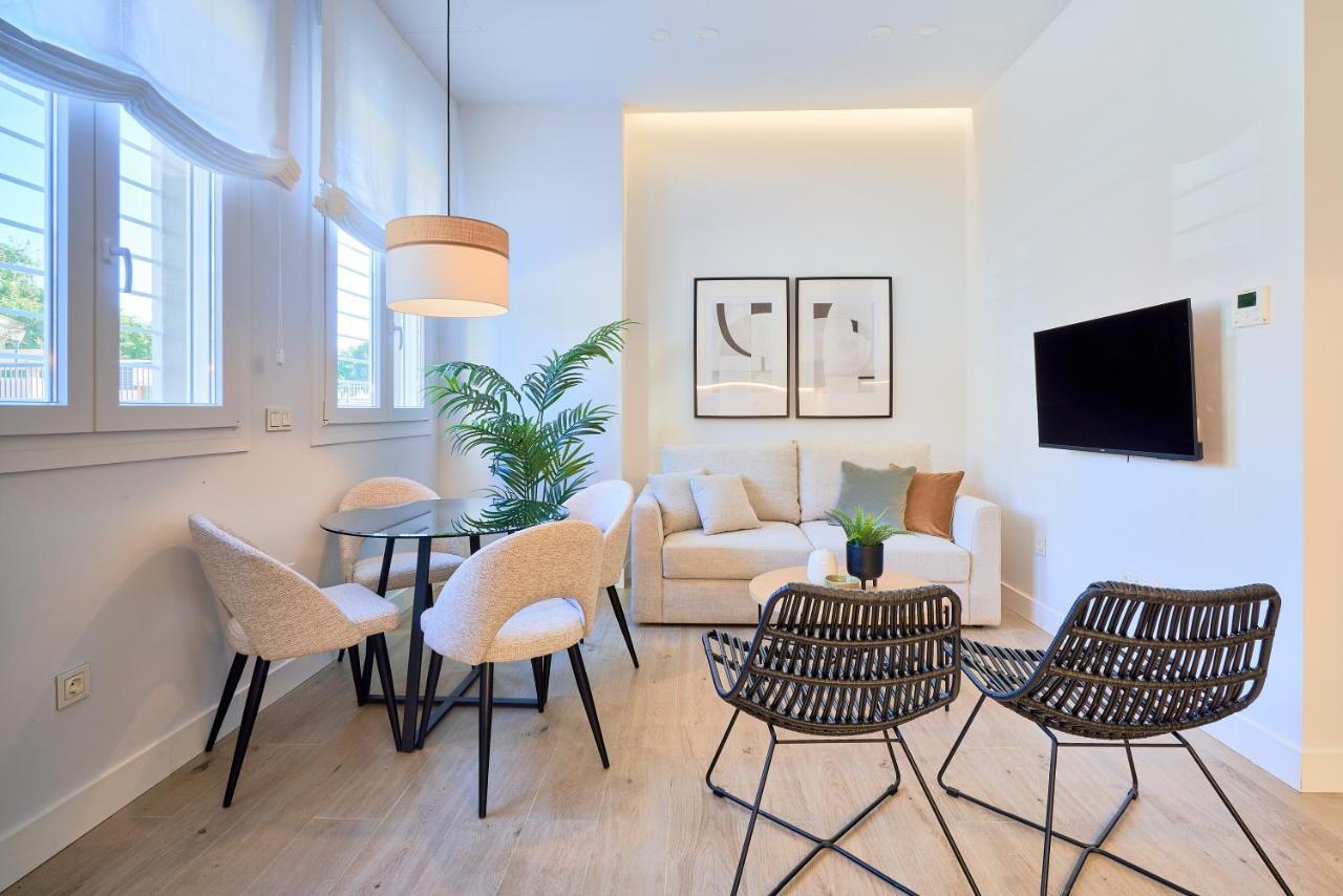 Lofts Parque De Huelin Apartman Málaga Kültér fotó