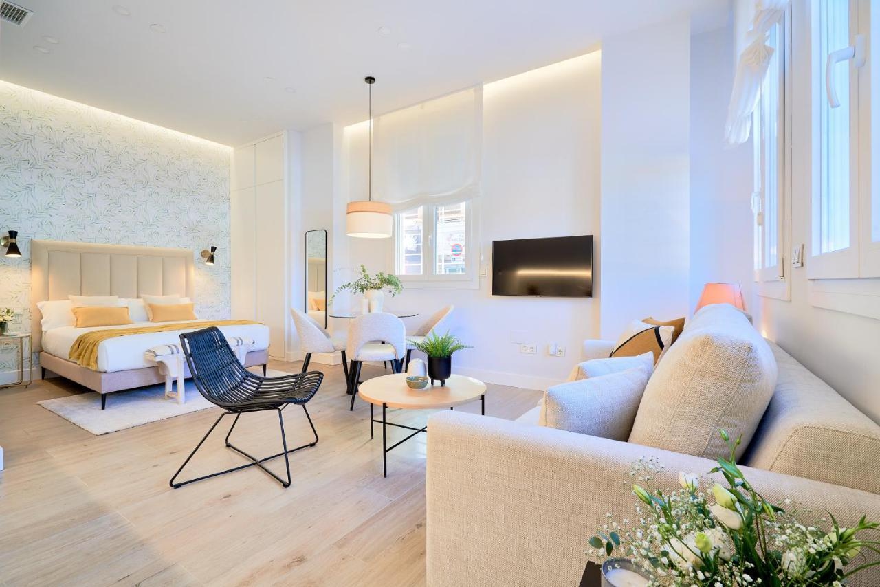 Lofts Parque De Huelin Apartman Málaga Kültér fotó